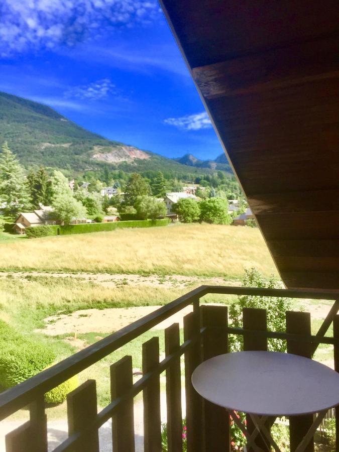 Location Le Queron Apartamento Guillestre Exterior foto